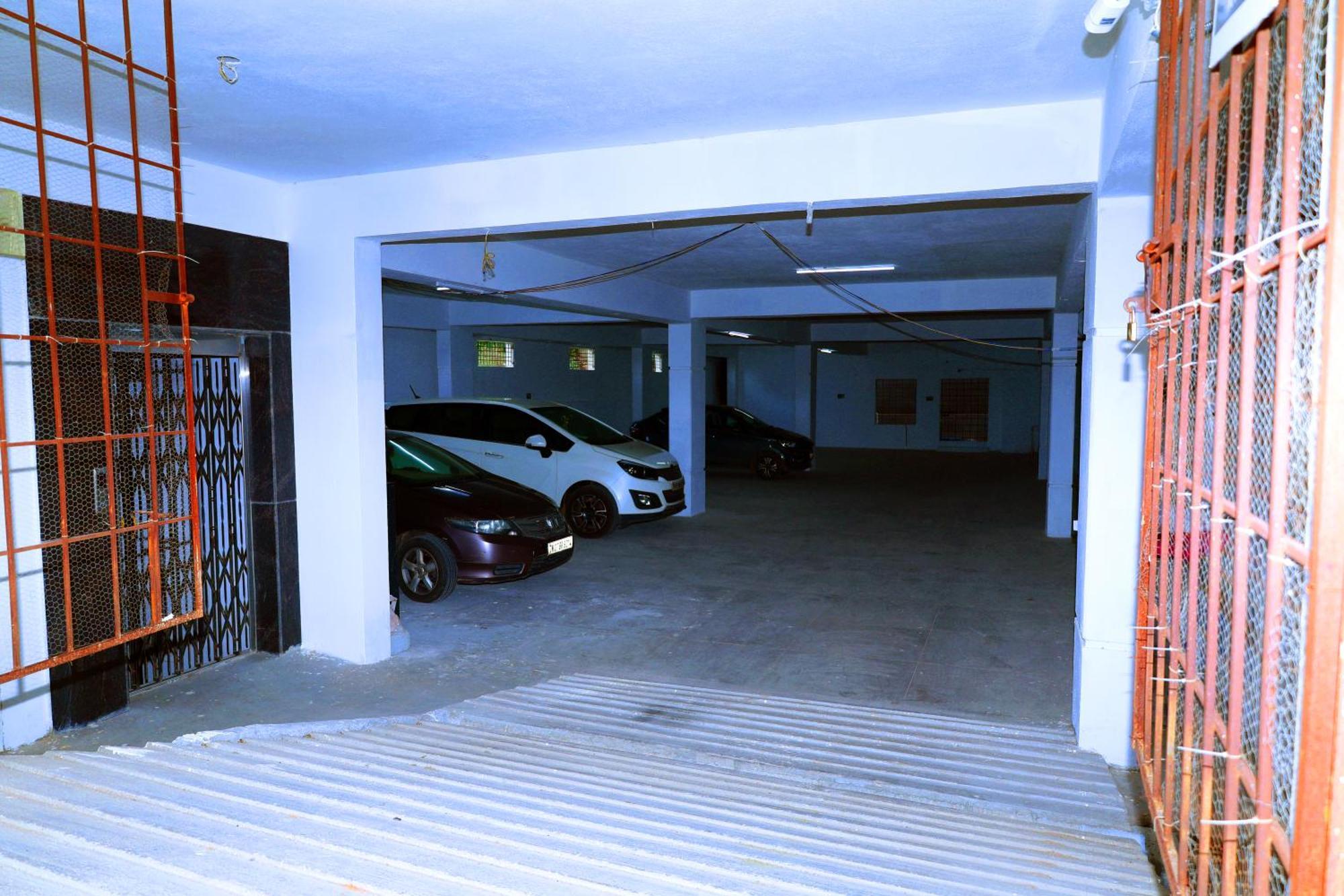 Sri Nilayam Inn Tirupati Exterior photo